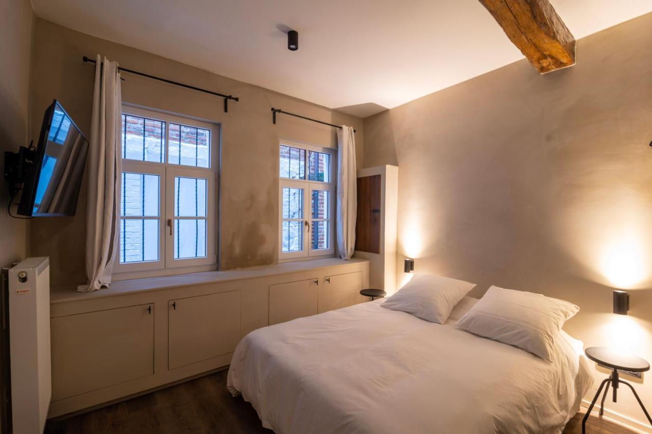 Private En-Suite Room In The Heart Of Le Sablon Brussel Bagian luar foto